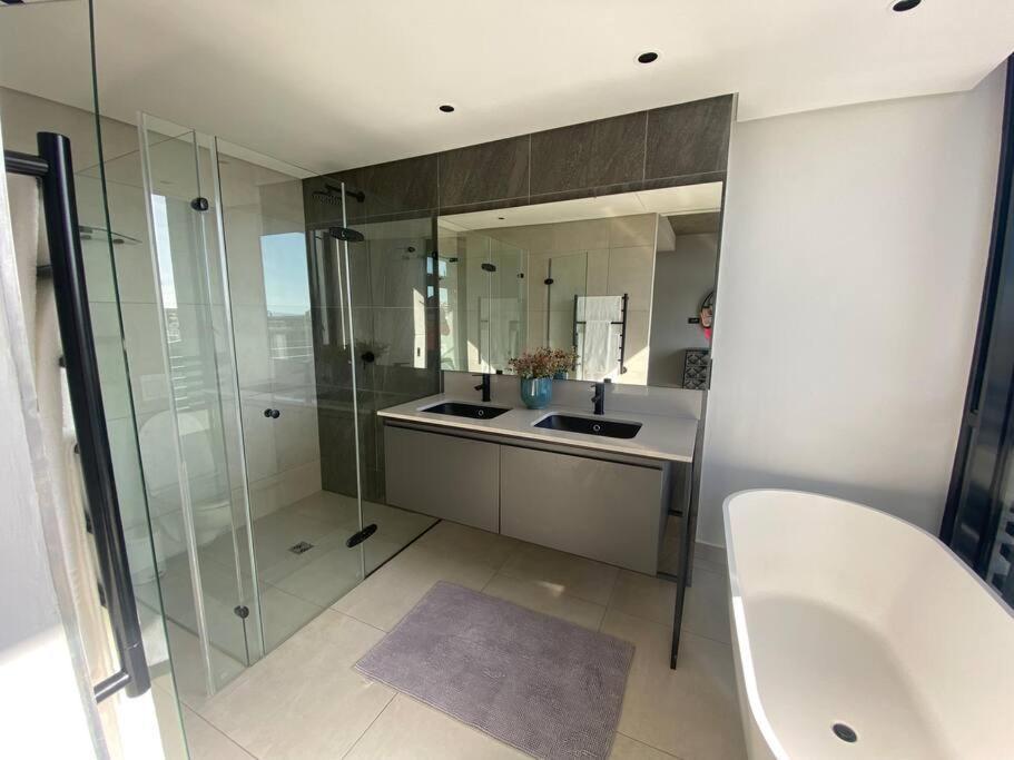 Penthouse With Private Pool Apartment Cape Town
